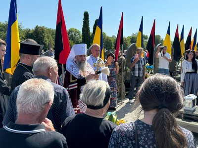 Вшанували загиблих і нагородили ветеранів, День міста в Чорткові, митрополит епіфаній Вшанували загиблих і нагородили ветеранів, День міста в Чорткові, митрополит епіфаній