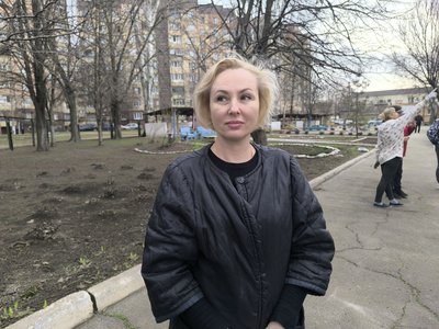 "Вибух і якийсь скляний дощ пішов". Що відбувається на місці удару по Кривому Рогу та що про атаку розказали місцеві "Вибух і якийсь скляний дощ пішов". Що відбувається на місці удару по Кривому Рогу та що про атаку розказали місцеві