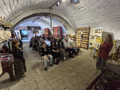Викладачі, студенти, замок, творчі роботи Викладачі, студенти, замок, творчі роботи