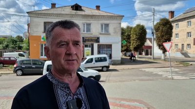 Як на Житомирщині піднімали синьо-жовті прапори до проголошення незалежності: історії очевидців Як на Житомирщині піднімали синьо-жовті прапори до проголошення незалежності: історії очевидців
