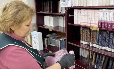 Свято без крихт: що відбувається напередодні Песаху в Умані на Черкащині Свято без крихт: що відбувається напередодні Песаху в Умані на Черкащині