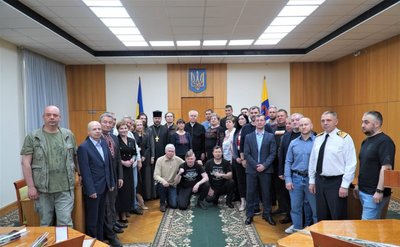 “За оборону України”: в Одесі нагородили волонтерів, підприємців та військового “За оборону України”: в Одесі нагородили волонтерів, підприємців та військового