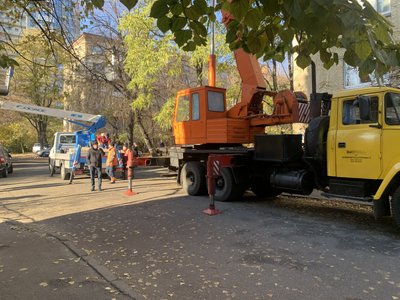 Двоє людей у лікарні, уламки в трьох районах та екстрені відключення світла: наслідки атаки РФ на Київ Двоє людей у лікарні, уламки в трьох районах та екстрені відключення світла: наслідки атаки РФ на Київ