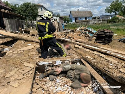 Внаслідок обвалу житлового будинку на Рівненщині загинув чоловік, ще один — травмований Внаслідок обвалу житлового будинку на Рівненщині загинув чоловік, ще один — травмований