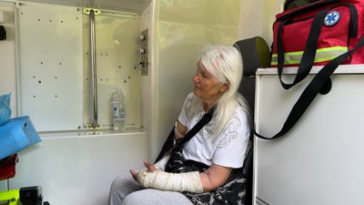 “Везуть до безпечних регіонів безкоштовно”. Як евакуюють маломобільних жителів Донеччини “Везуть до безпечних регіонів безкоштовно”. Як евакуюють маломобільних жителів Донеччини