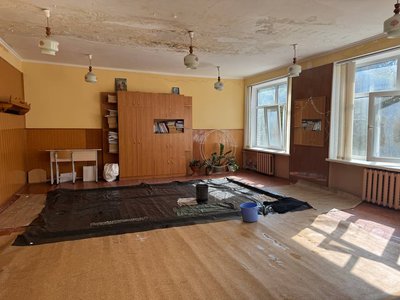 Через протікання даху школа на Львівщині перейшла на дистанційне навчання: там навчаються 692 дитини Через протікання даху школа на Львівщині перейшла на дистанційне навчання: там навчаються 692 дитини
