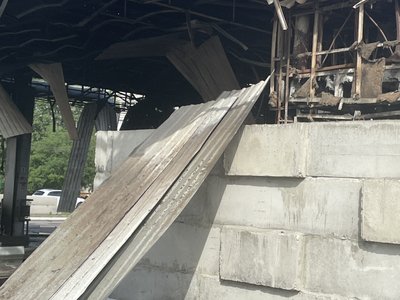 “Якби я була у квартирі, я б цього не пережила”: російський “шахед” розірвався біля п'ятиповерхівки у Сумах “Якби я була у квартирі, я б цього не пережила”: російський “шахед” розірвався біля п'ятиповерхівки у Сумах