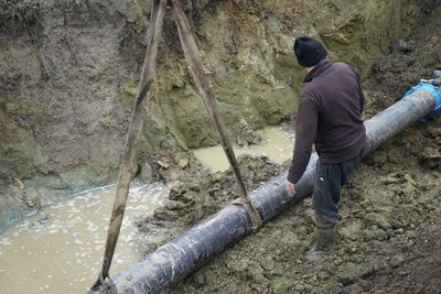 У Південному ремонтують магістраль, місто майже тиждень без води через пориви 4 березня У Південному ремонтують магістраль, місто майже тиждень без води через пориви 4 березня