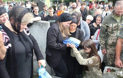 На Закарпатті попрощалися із полеглим на війні Іваном Молдавчуком На Закарпатті попрощалися із полеглим на війні Іваном Молдавчуком