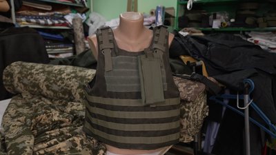 У швейному цеху на Вінниччині безкоштовно відшивають одяг та амуніцію для захисників У швейному цеху на Вінниччині безкоштовно відшивають одяг та амуніцію для захисників