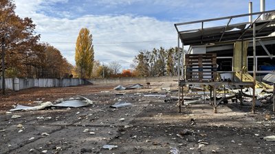 У Чугуєві російські дрони завдали пошкоджень підприємству з виробництва макаронних виробів