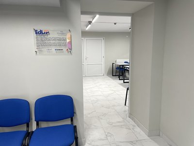 Училище в Полтаві, яке постраждало від обстрілу, отримало нове укриття Училище в Полтаві, яке постраждало від обстрілу, отримало нове укриття