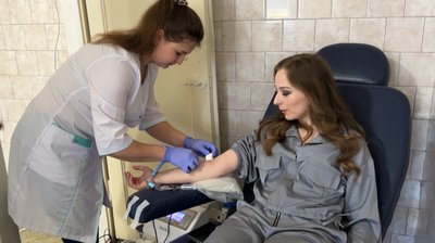 "Це потрібно більше пополяризувати": у Сарнах вперше з початку року працювала виїздна бригада центру крові "Це потрібно більше пополяризувати": у Сарнах вперше з початку року працювала виїздна бригада центру крові