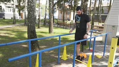 "Виготовляється під кожного пацієнта індивідуально": як у Вінниці захисникам встановлюють біонічні протези "Виготовляється під кожного пацієнта індивідуально": як у Вінниці захисникам встановлюють біонічні протези