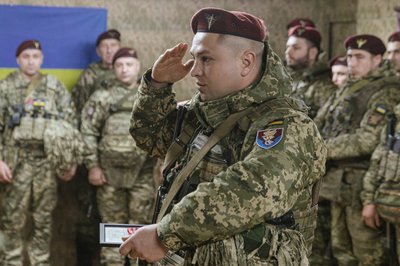 Воїнам житомирської 95-ї бригади вручили державні та відомчі нагороди Воїнам житомирської 95-ї бригади вручили державні та відомчі нагороди