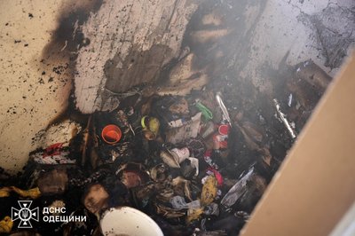 В Одесі горіла багатоповерхівка: врятували кількох людей, зокрема дитину В Одесі горіла багатоповерхівка: врятували кількох людей, зокрема дитину