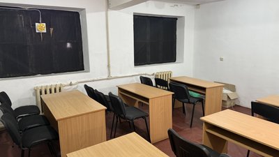 Клас в укритті у Покровському навчально-виховному комплексі №1 Дніпро 27 серпня 2025 рік Клас в укритті у Покровському навчально-виховному комплексі №1 Дніпро 27 серпня 2025 рік