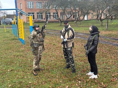 У селі Красівка Бердичівської громади провели вишкіл із тактики ведення бою У селі Красівка Бердичівської громади провели вишкіл із тактики ведення бою