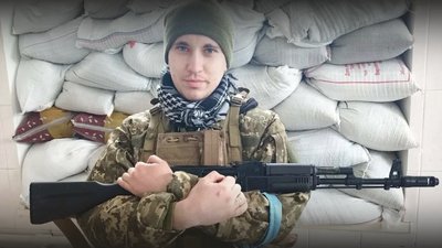 "Це та ж сама війна": на Прилуччині зустрічали Олександра Гуділіна, що приїхав до родичів після майже трьох років полону "Це та ж сама війна": на Прилуччині зустрічали Олександра Гуділіна, що приїхав до родичів після майже трьох років полону