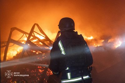 У Безлюдівській громаді сталася пожежа на складі після влучання БпЛА, 23 жовтня 2026 року У Безлюдівській громаді сталася пожежа на складі після влучання БпЛА, 23 жовтня 2026 року