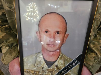 У Полтаві попрощались з старшим солдатом Максимом Кочубеєм У Полтаві попрощались з старшим солдатом Максимом Кочубеєм