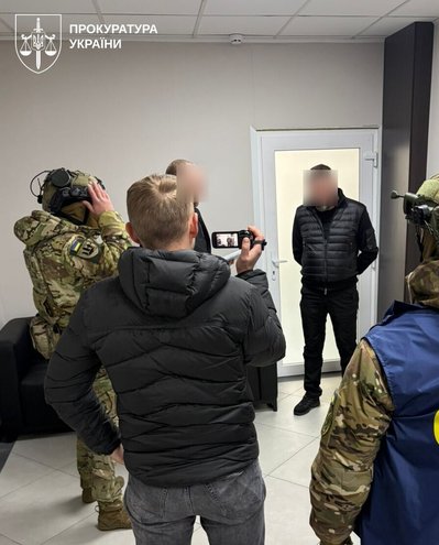 Правоохоронці затримали на хабарі очільника СБУ Житомирщини: що про це відомо Правоохоронці затримали на хабарі очільника СБУ Житомирщини: що про це відомо