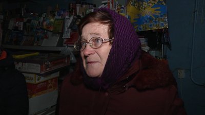 Без зв'язку, світла та під обстрілами: як живуть люди у Костобоброві на Чернігівщині за кілометр від кордону з РФ Без зв'язку, світла та під обстрілами: як живуть люди у Костобоброві на Чернігівщині за кілометр від кордону з РФ
