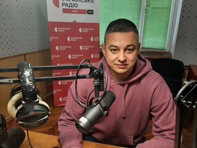 На щорічному "Святі бузку" в селі на Рівненщині збирали гроші для військових На щорічному "Святі бузку" в селі на Рівненщині збирали гроші для військових