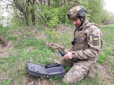 "Це цікаво. Це ж небо". Як працює безпілотна авіація на прикордонні Сумщини