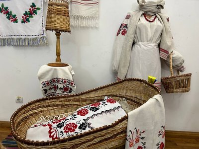 "Першою оцінює роботи дружина": у замку на Рівненщині діє виставка виробів з лози "Першою оцінює роботи дружина": у замку на Рівненщині діє виставка виробів з лози