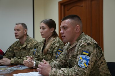 Полковник Віталій Ліщенко, курсанти, Вікторія Сторожук, Олександр Сметанін, Івано-Франківськ Полковник Віталій Ліщенко, курсанти, Вікторія Сторожук, Олександр Сметанін, Івано-Франківськ