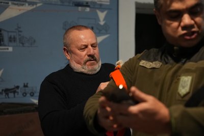 "Те, чому він навчає — не книжка, а практика": як іноземець проводить заняття з тактичної медицини на Сумщині "Те, чому він навчає — не книжка, а практика": як іноземець проводить заняття з тактичної медицини на Сумщині