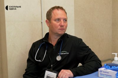 "Місія триватиме, поки не скінчиться війна": як лікарі із США надають допомогу українцям