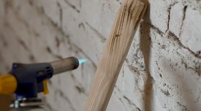 "Вони отримують нове життя": майстер з Рівненщини відновлює стародавні сокири "Вони отримують нове життя": майстер з Рівненщини відновлює стародавні сокири