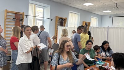Люди, Коломия, Івано-Франківщина, збір крові, акція "Здай кров для ЗСУ" Люди, Коломия, Івано-Франківщина, збір крові, акція "Здай кров для ЗСУ"