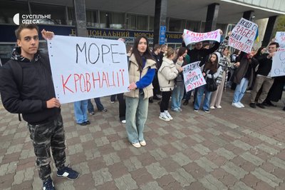 "ОНМУ — це наша гордість!": студенти виступили проти об’єднання з морською академією