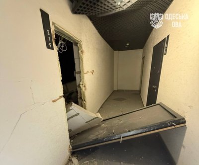 РФ завдала удару по багатоповерхівці в Одесі: зруйнувалася квартира РФ завдала удару по багатоповерхівці в Одесі: зруйнувалася квартира