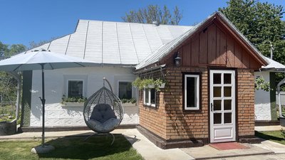 "Комфортна для життя": черкащанка відреставрувала сторічну хату