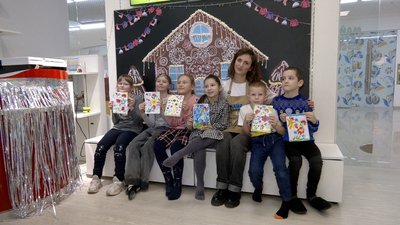 У Вінниці проводять майстер-класи із петриківського розпису У Вінниці проводять майстер-класи із петриківського розпису