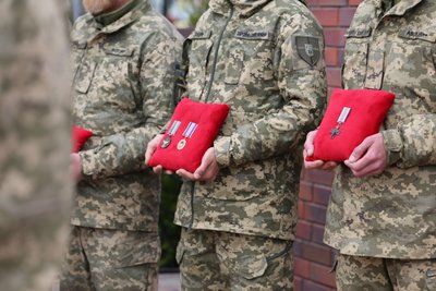 У Житомирі попрощалися з військовослужбовцем Олегом Щіпанським У Житомирі попрощалися з військовослужбовцем Олегом Щіпанським