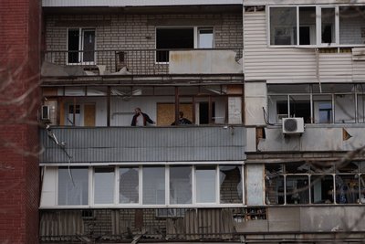 Фоторепортаж з місця удару РФ по Дніпру Фоторепортаж з місця удару РФ по Дніпру