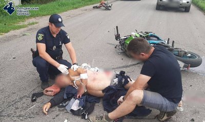 На Харківщині зіштовхнулися мотоцикл та мопед, обидва водії травмувалися і перебувають у тяжкому стані На Харківщині зіштовхнулися мотоцикл та мопед, обидва водії травмувалися і перебувають у тяжкому стані