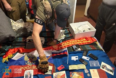 СБУ затримала у Херсоні трьох людей, які коригували удари армії РФ по місту СБУ затримала у Херсоні трьох людей, які коригували удари армії РФ по місту