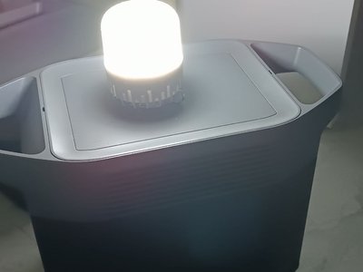 Зарядна станція, якою користується Олександр під час відсутності електроенергії Зарядна станція, якою користується Олександр під час відсутності електроенергії