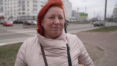 "Зупинись та вшануй пам’ять": у Чернігові містяни виходять на акцію та просять дотриматися хвилини мовчання "Зупинись та вшануй пам’ять": у Чернігові містяни виходять на акцію та просять дотриматися хвилини мовчання