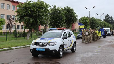 На Чернігівщині поховали Сергія Марковича, Дениса Дворніченка, Олега Дайнека та Олексія Лободу На Чернігівщині поховали Сергія Марковича, Дениса Дворніченка, Олега Дайнека та Олексія Лободу