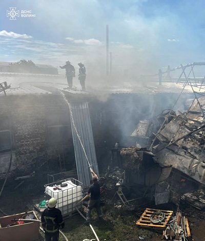 У місті на Волині сталася пожежа на підприємстві: горіло обладнання