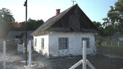 "Хочу дітям прищепити любов до села": історія Алли Кіптель, яка придбала майже 100-річний будинок на хуторі "Хочу дітям прищепити любов до села": історія Алли Кіптель, яка придбала майже 100-річний будинок на хуторі
