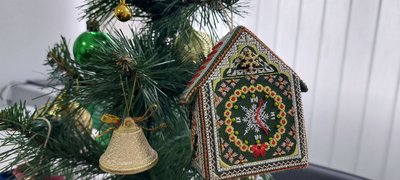 Святкові та не б'ються: черкащанка створює авторські ялинкові прикраси Святкові та не б'ються: черкащанка створює авторські ялинкові прикраси