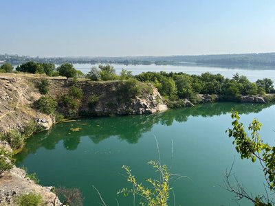Палеовулкан, якому понад 3 млрд років, блакитні озера, сосновий бір. Топ-5 місць для відпочинку на Дніпропетровщині Палеовулкан, якому понад 3 млрд років, блакитні озера, сосновий бір. Топ-5 місць для відпочинку на Дніпропетровщині